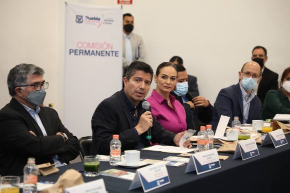Eduardo Rivera preside séptima sesión de la comisión permanente por Puebla