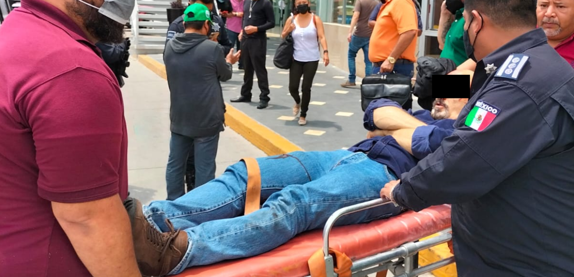 Dos heridos dejó asalto a cuentahabiente en Vía Atlixcáyotl