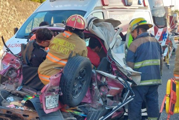 Un deceso y cuatro heridos saldo de choque en la autopista Puebla-Atlixco