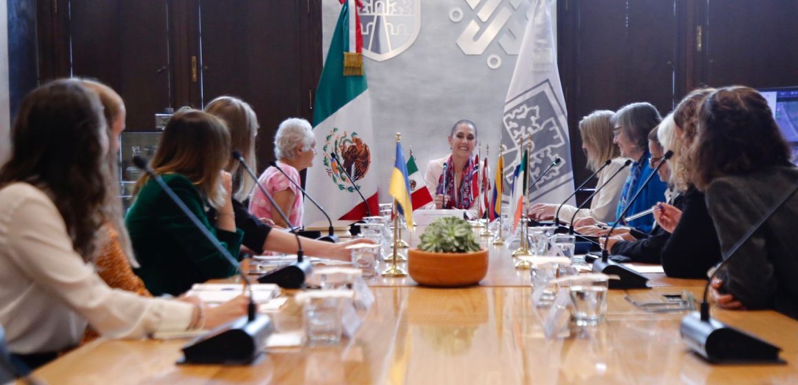 Intercambia Claudia Sheinbaum experiencias de gobierno con mujeres representantes de embajadas de México en ocho países