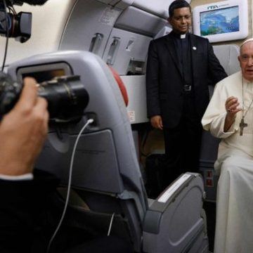 “Cambiar de papa no sería una catástrofe”, afirma el papa Francisco