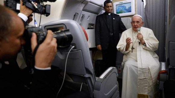 “Cambiar de papa no sería una catástrofe”, afirma el papa Francisco