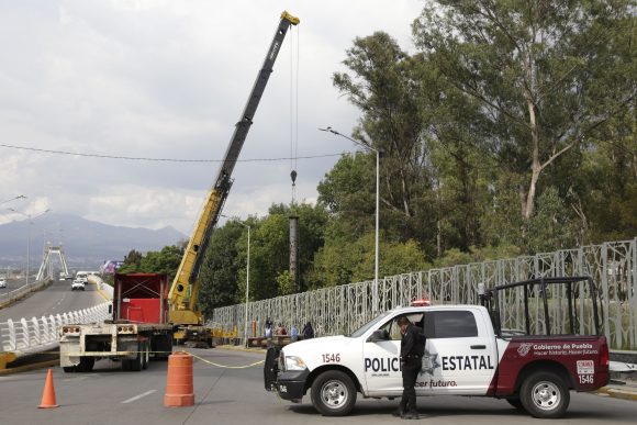 Ayuntamiento de Puebla obligado a retirar espectaculares de áreas verdes