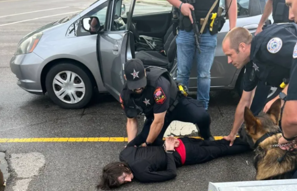 Detienen a Robert Crimo, presunto autor del tiroteo en Highland Park, Illinois