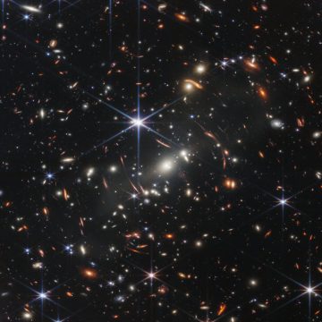Revelan primera imagen del universo tomada por el telescopio James Webb