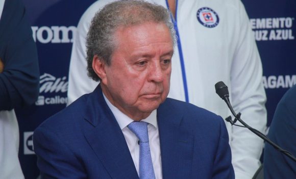 Por delincuencia organizada y lavado de dinero FGR imputa a Víctor Garcés, exdirectivo del Cruz Azul