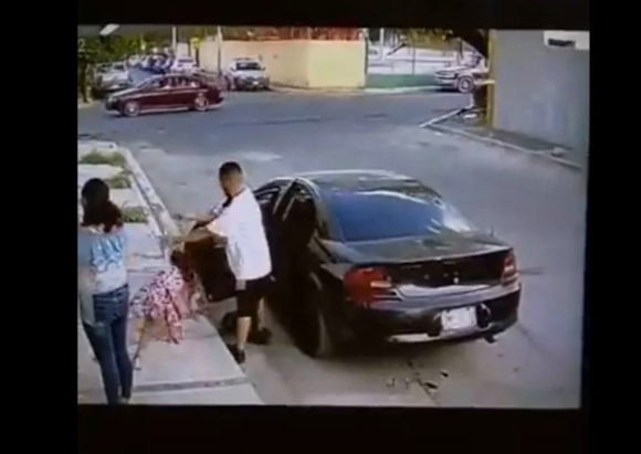 Se viraliza video de hombre maltratando a una niña; Fiscalía lo detiene