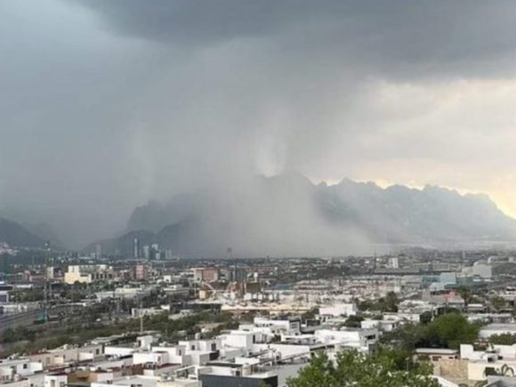 Continúan las lluvias en Nuevo León
