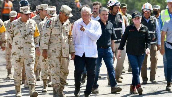 AMLO prioriza rescate de mineros; garantiza justicia