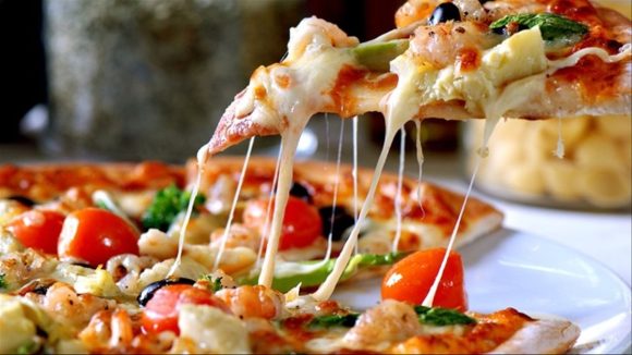 Comer pizza podría afectar tu desarrollo cognitivo