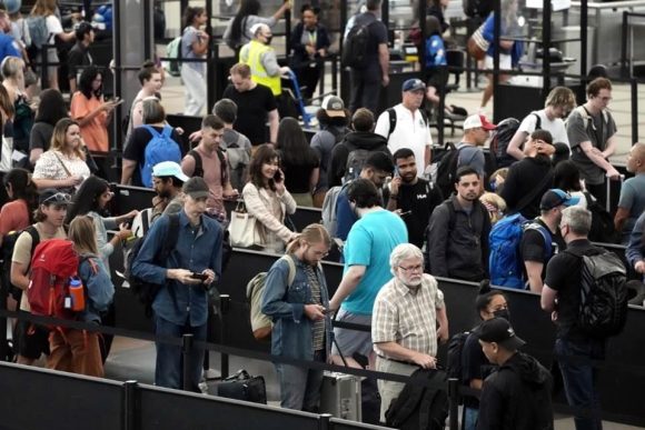 Aerolíneas cancelan alrededor de mil 400 vuelos en EU por las tormentas eléctricas