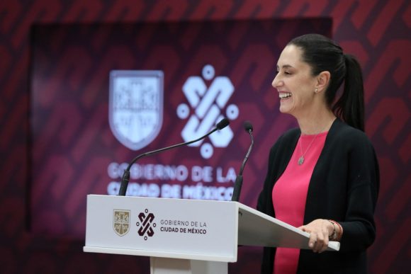 90d01f85-297f-4570-b697-5c8e392f1a80 Claudia Sheinbaum presenta avances en la instalación de la planta solar más grande del mundo dentro de una ciudad