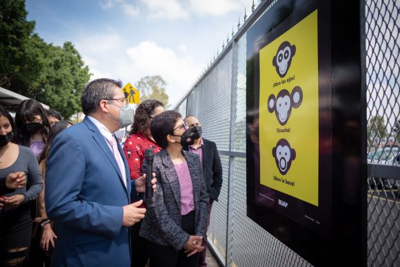 C Exposición El cartel, una expresión artística y cultural: Rectora Lilia Cedillo