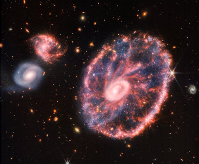 Caos de la Galaxia Rueda de Carro; nueva imagen del telescopio James Webb