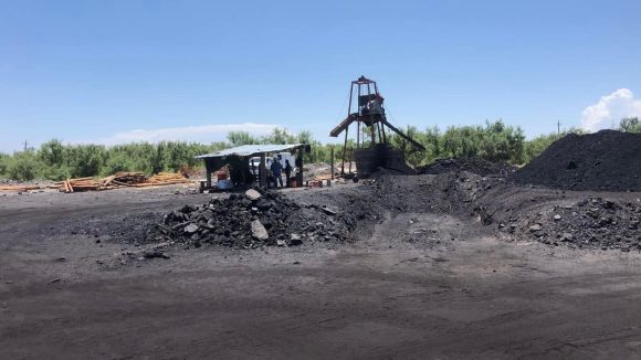 Reportan mineros atrapados tras derrumbe de pozo de carbón en Sabinas, Coahuila