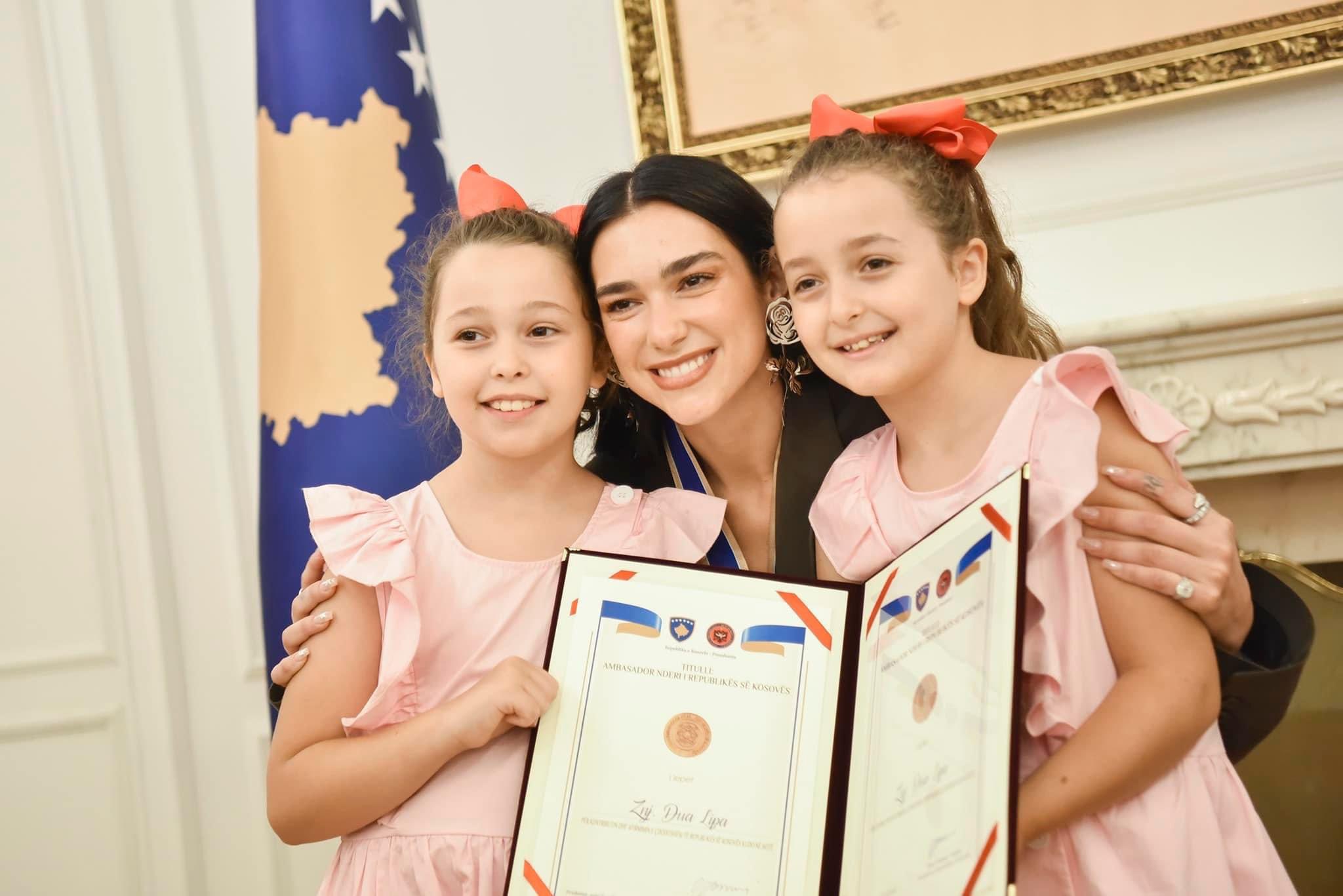 Dua Lipa es nombrada embajadora de honor de Kosovo