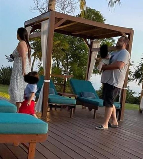 Exhiben a hijo de AMLO vacacionando en hotel de lujo en Acapulco
