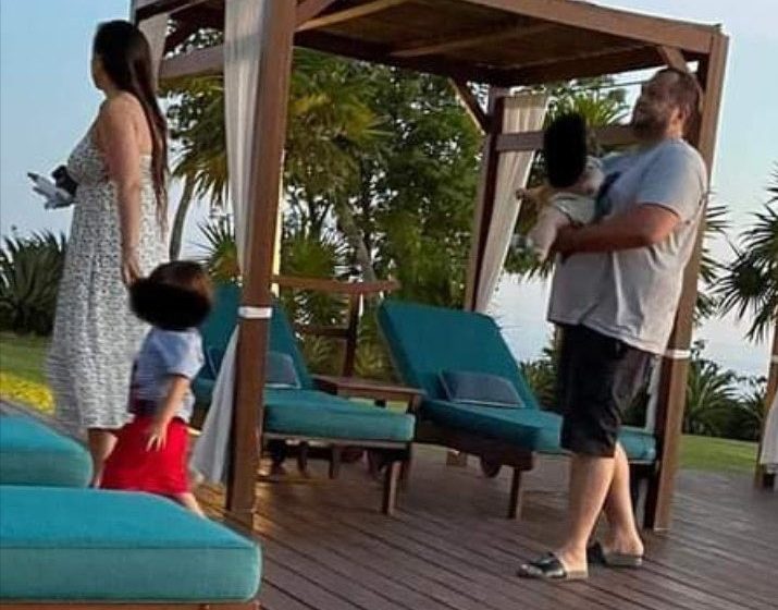 Exhiben a hijo de AMLO vacacionando en hotel de lujo en Acapulco