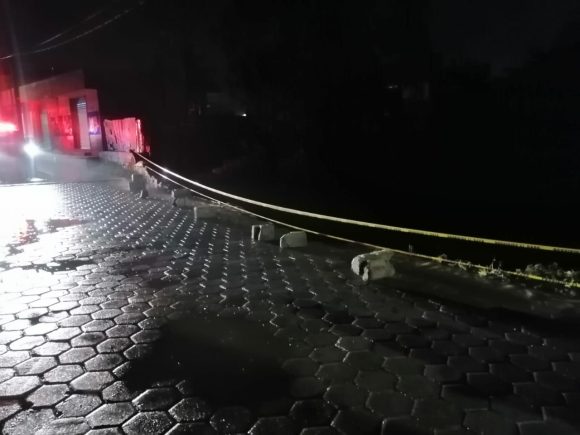 Ayuntamiento de Puebla mitiga riesgo de paso en puente de Santa María Xonacatepec y San Miguel Espejo