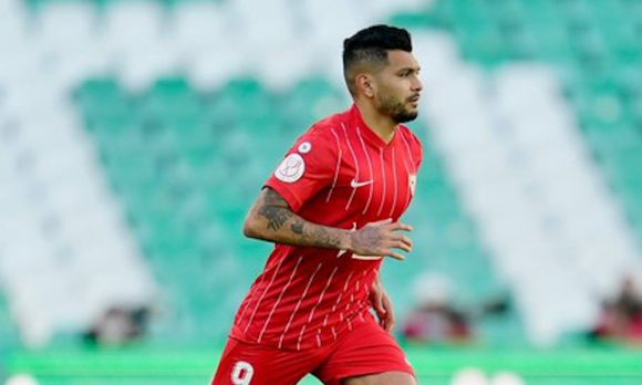 Tecatito Corona lesionado en entrenamiento con el Sevilla