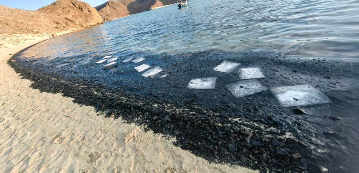 Cierran playa Balandra en La Paz  por derrame de combustible