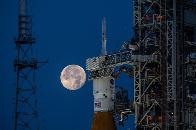 La NASA y SpaceX retrasan por mal tiempo lanzamiento de la misión de abastecimiento a la EEI
