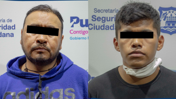 Policía Municipal de Puebla detiene a dos hombres por robo cometido a Elektra de la 11 Sur