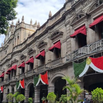 Renuncian cinco funcionarios al Ayuntamiento de Puebla; tres secretarios y dos directoras
