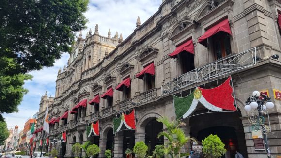 Palacio Municipal fiestas patrias Renuncian cinco funcionarios al Ayuntamiento de Puebla; tres secretarios y dos directoras
