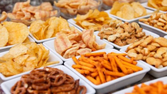 Alerta Profeco sobre las botanas más dañinas para los niños