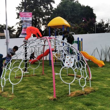 Inaugura Eduardo Rivera nuevo parque en Romero Vargas