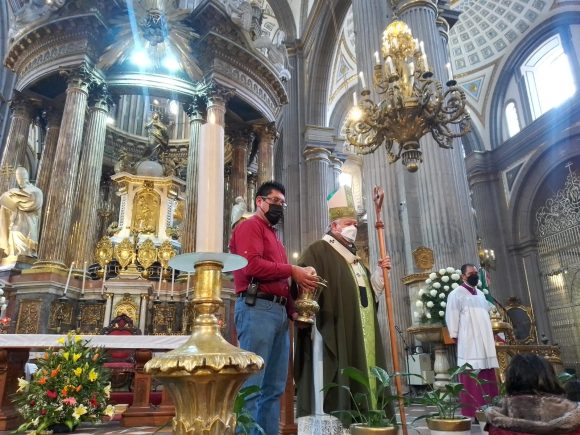 Arzobispo de Puebla se pronunció a favor de la dignidad y cuidado de los adultos mayores