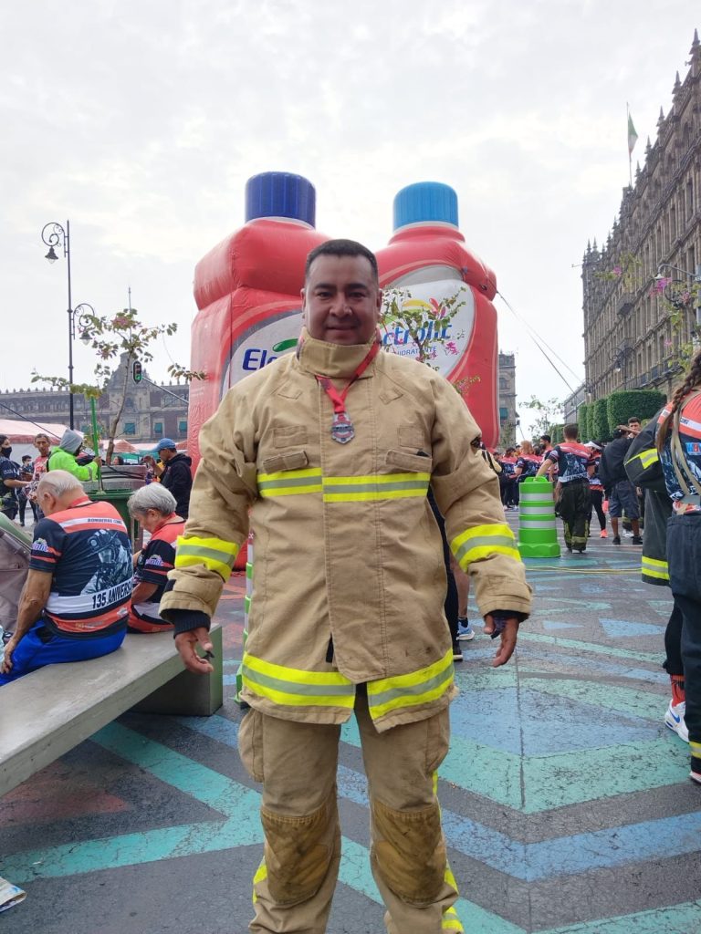 bombero Hugo Hernandez