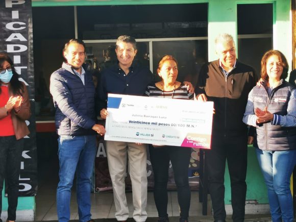 cheque 500 crédito Ayuntamiento Ayuntamiento de Puebla entregó el cheque 500 del programa Crédito Contigo