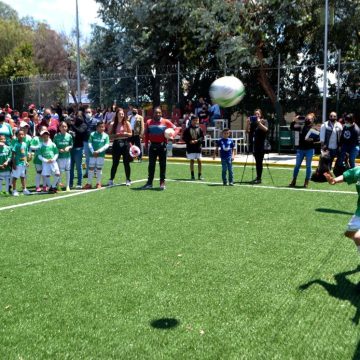 Entregan canchas rehabilitadas en unidad deportiva de Texmelucan