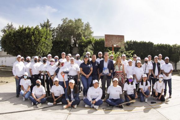 Plantan más de 100 árboles para reforestar Parque Santa Ana
