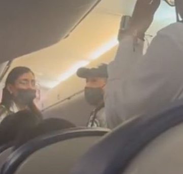 Aeroméxico baja a familia indígena de vuelo; investigan presunta discriminación