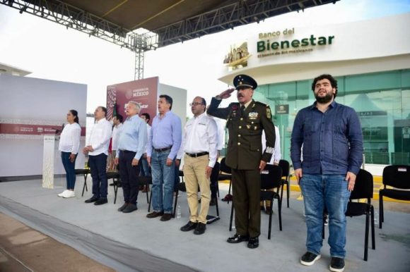 Marina tendrá el control de dos aeropuertos más en Sonora: AMLO