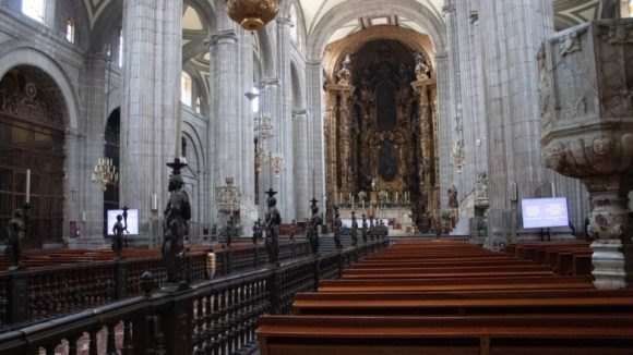 Catedral Metropolitana de CDMX reporta desprendimientos tras sismo de 5.1