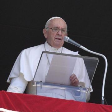 Papa Francisco ofrece sus oraciones por víctimas de estampida en Seúl