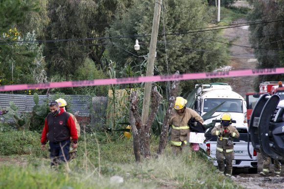 Controlan y sellan fuga de gas en San Cristóbal Tepatlaxco