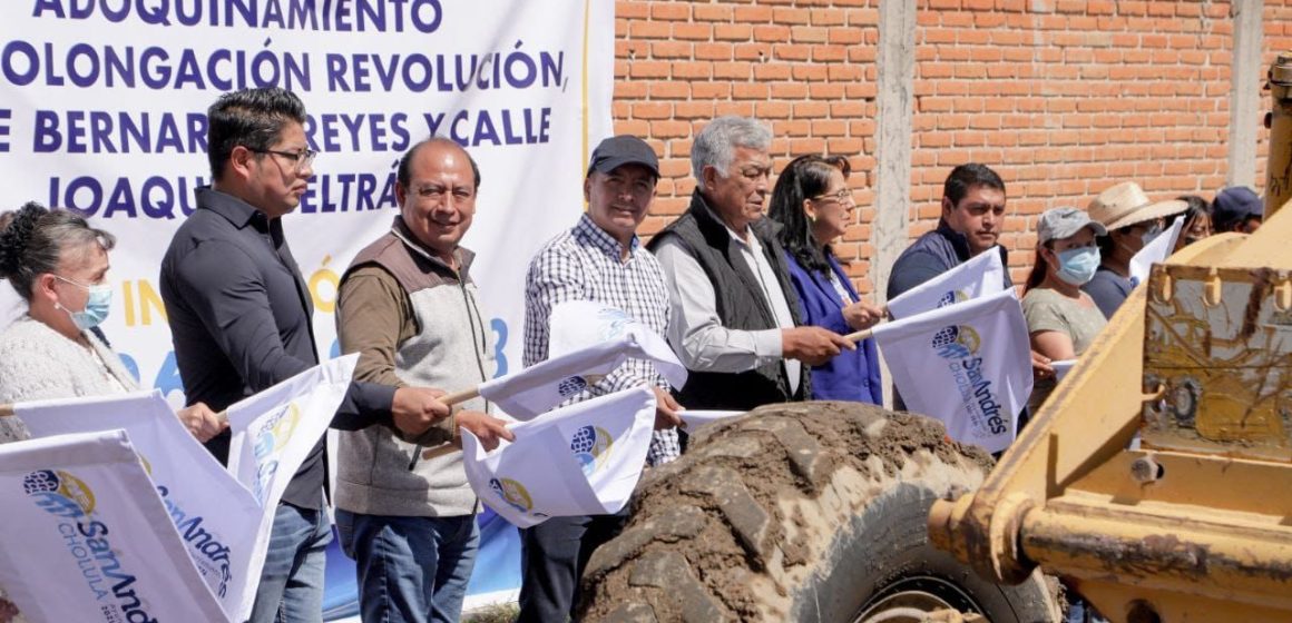 Inician ampliación de drenaje y adoquinamiento en cabecera municipal de San Andrés Cholula