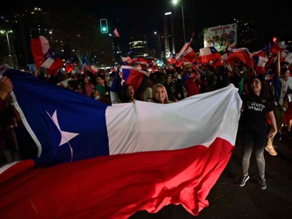 Rechaza Chile propuesta de nueva Constitución en plebiscito