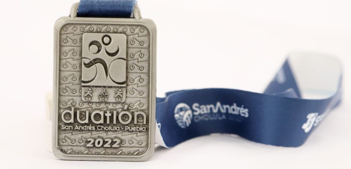Presentan medalla del duatlón 2022 en San Andrés Cholula