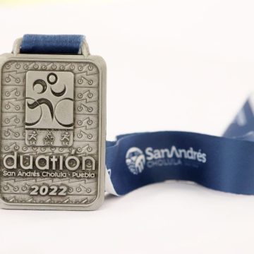 Presentan medalla del duatlón 2022 en San Andrés Cholula