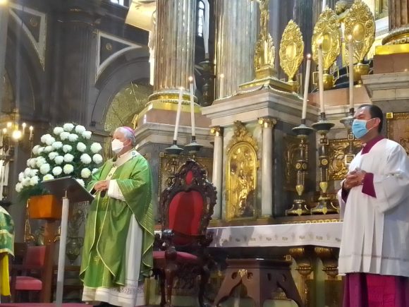 8b1a44ef-b5ac-4a7e-8e59-4f037159422c Arzobispo de Puebla llamó a la población a compartir con los más necesitados