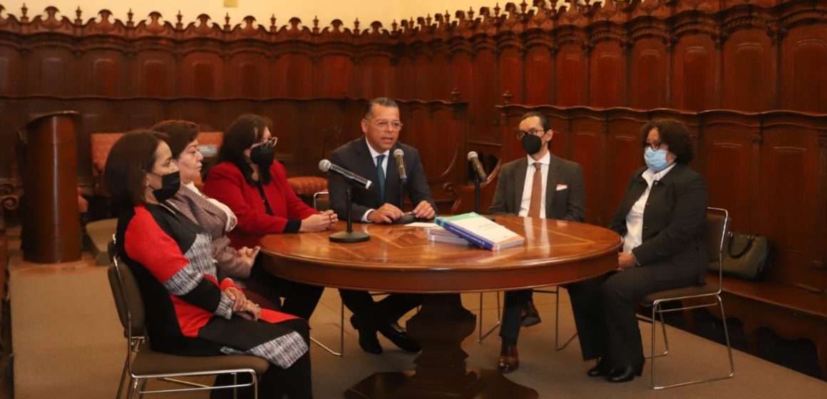 Juezas y jueces del HTSJ Puebla capacitarán a estudiantes de la BUAP en aplicación de guías judiciales