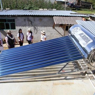 Entrega Bienestar calentadores solares y estufas ecológicas en San Pedro Cholula y Zaragoza