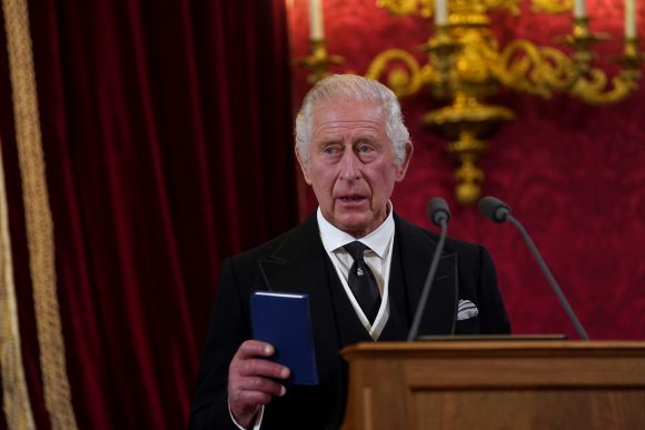 Carlos III es proclamado rey