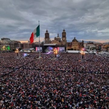 Grupo Firme rompe récord de asistencia con 280 mil personas en el Zócalo